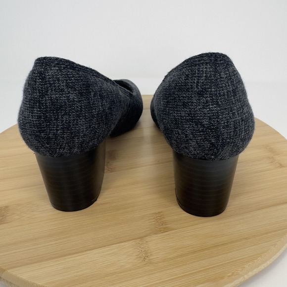 Clarks Collection Shoes Womens Size 8 Gray Pointed Toe Block Heel Comfort Pump - Picture 7 of 10